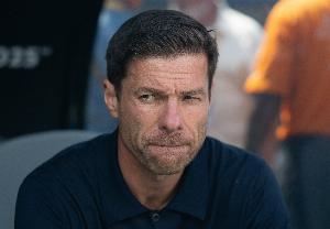 马卡:皇马右路遇到难题,阿隆索仍在寻找最佳人选