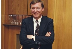 1986年的今天弗格森出任曼联主帅,执教红魔27载斩获38冠