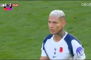 剧本重演😅里沙利松曾被若塔绝杀打懵,今日破门德里赫特秒扳平