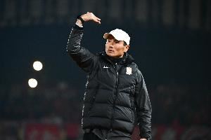 足球报分析国足重建三大关键:坚定战略、稳定支持、高效备战