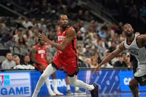 火箭VS雄鹿首发!杜兰特&申京领衔 对阵字母哥&特纳等人