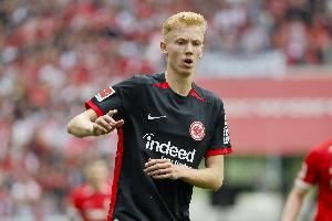 官方:雨果·拉尔森在瑞典队集训中受伤,提前返回法兰克福