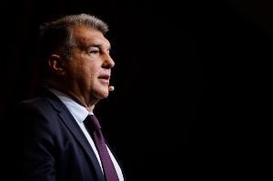 拉波尔塔:若通过致敬弥补会很好,猜测梅西以球员身份回归不合适