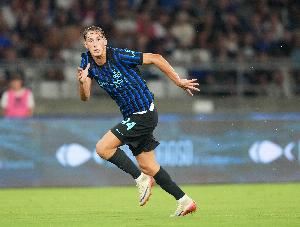 皮奥·埃斯波西托:雷特吉非常全面,我们锋线所有前锋都很合拍