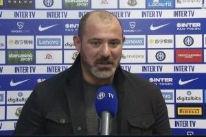 斯坦科维奇辞去莫斯科斯巴达主帅职务,此前用三种语言对记者发泄