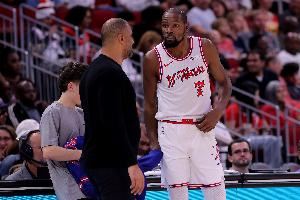 乌度卡:这种焦灼的比赛最涨球 不仅对于年轻球员是如此也包括KD