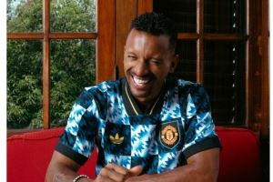 曼联官方祝纳尼39岁生日快乐,效力期间出战230场41球65助