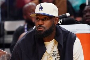 马健:詹姆斯回归湖人要适当减少球权 虽41岁但还是要从防守做起