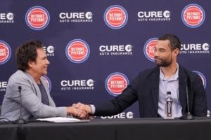 10连胜雄踞东部榜首!活塞铁军由他打造 斯通夺最佳高管有对手了