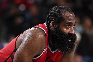 游艇变破船?快船常规首发:比尔报销 小琼斯至少缺席6周 小卡...