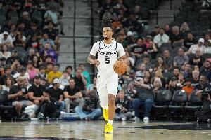 又来一位!Shams:卡斯尔遭遇左髋屈肌拉伤 将在1到2周后接受复查